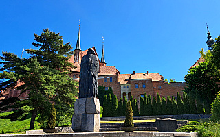 Twórca pomnika Mikołaja Kopernika Honorowym Obywatelem Fromborka Twórca pomnika Mikołaja Kopernika Honorowym Obywatelem Fromborka